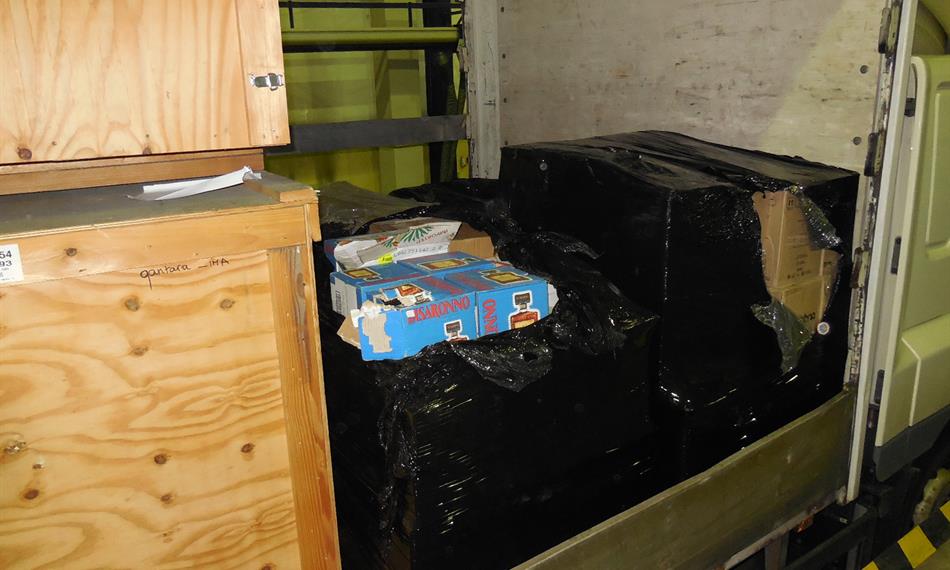 2014-3-27-952bedny a kartony.jpg